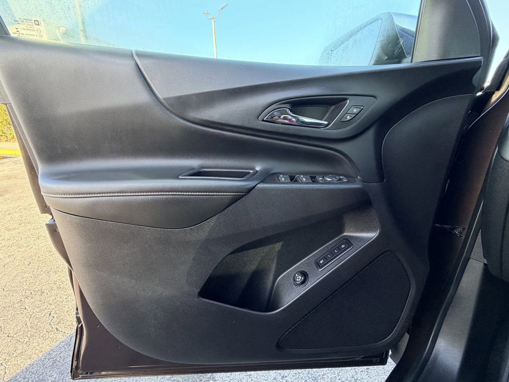 Used 2020 Chevrolet Equinox Premier image 23
