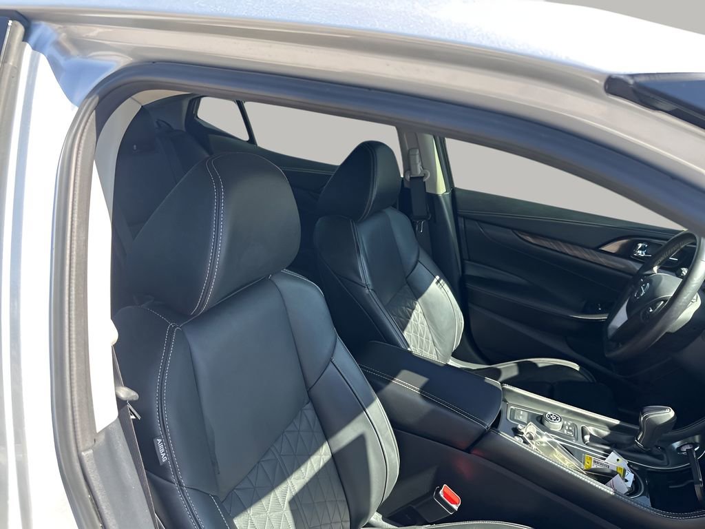 Used 2017 Nissan Maxima Platinum w/ Medallion Package image 15