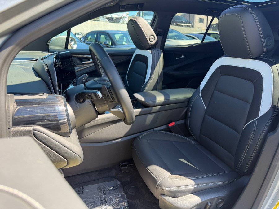 Used 2024 Chevrolet Blazer EV LT AWD/4WD image 17