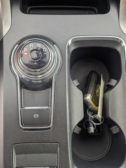 Used 2019 Ford Fusion SE FWD image 22