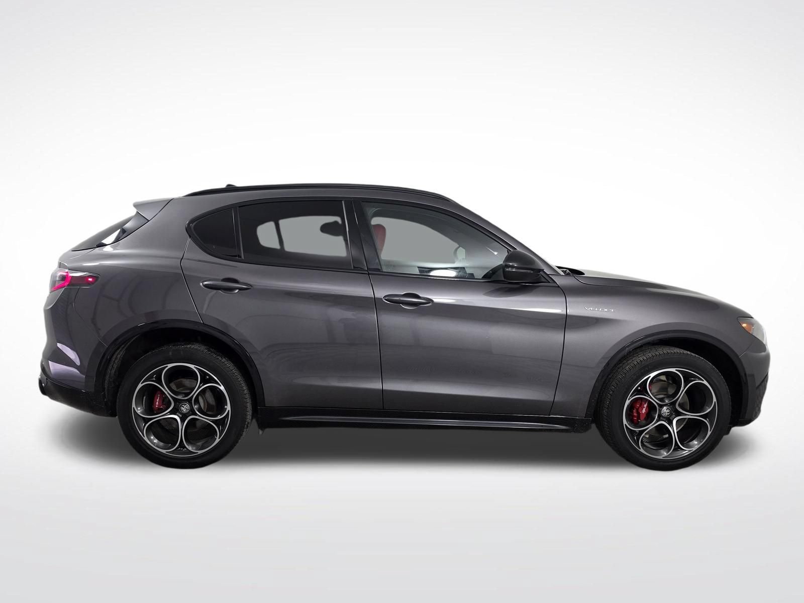 Used 2024 Alfa Romeo Stelvio Veloce AWD/4WD image 8
