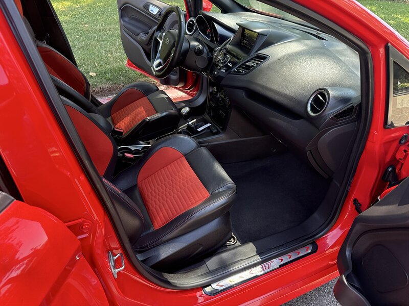 Used 2015 Ford Fiesta ST w/ ST Recaro Package FWD image 19