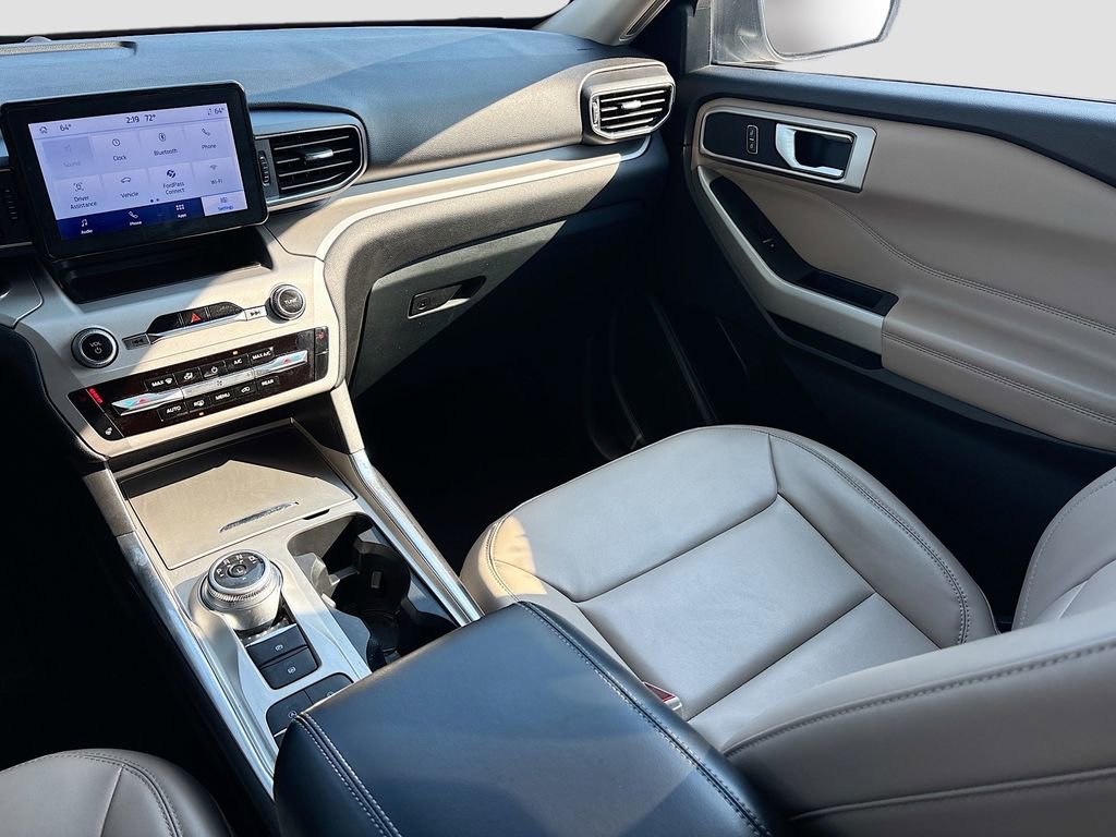 Used 2024 Ford Explorer XLT w/ Equipment Group 202A image 22