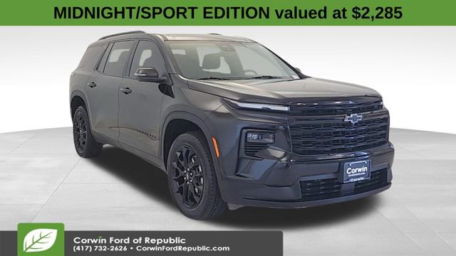 Used 2025 Chevrolet Traverse LT w/ Midnight/Sport Edition image 1