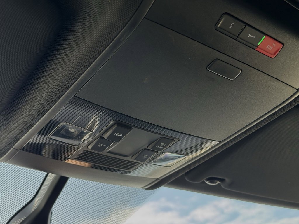 Used 2023 Volkswagen Atlas Cross Sport SE image 36