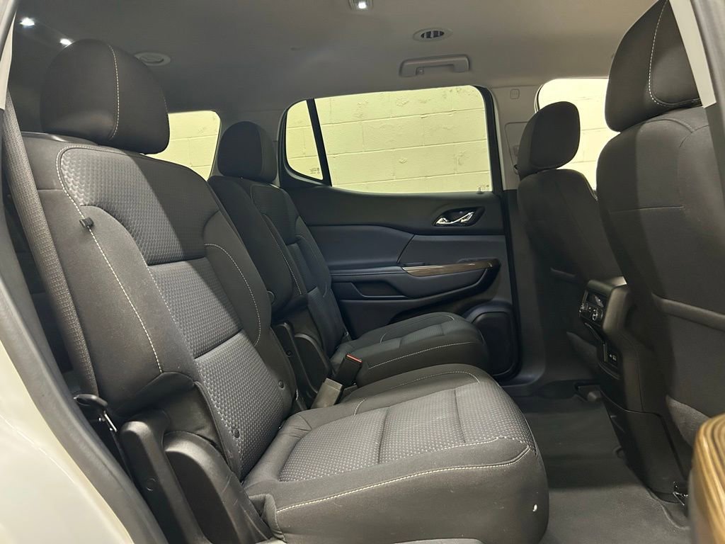 Used 2022 GMC Acadia SLE w/ Driver Convenience Package FWD image 11