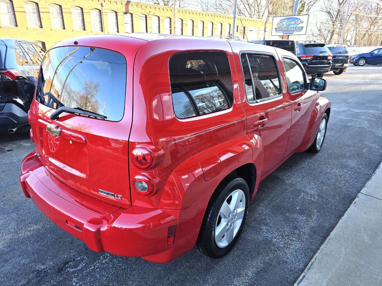 Used 2010 Chevrolet HHR LT image 6