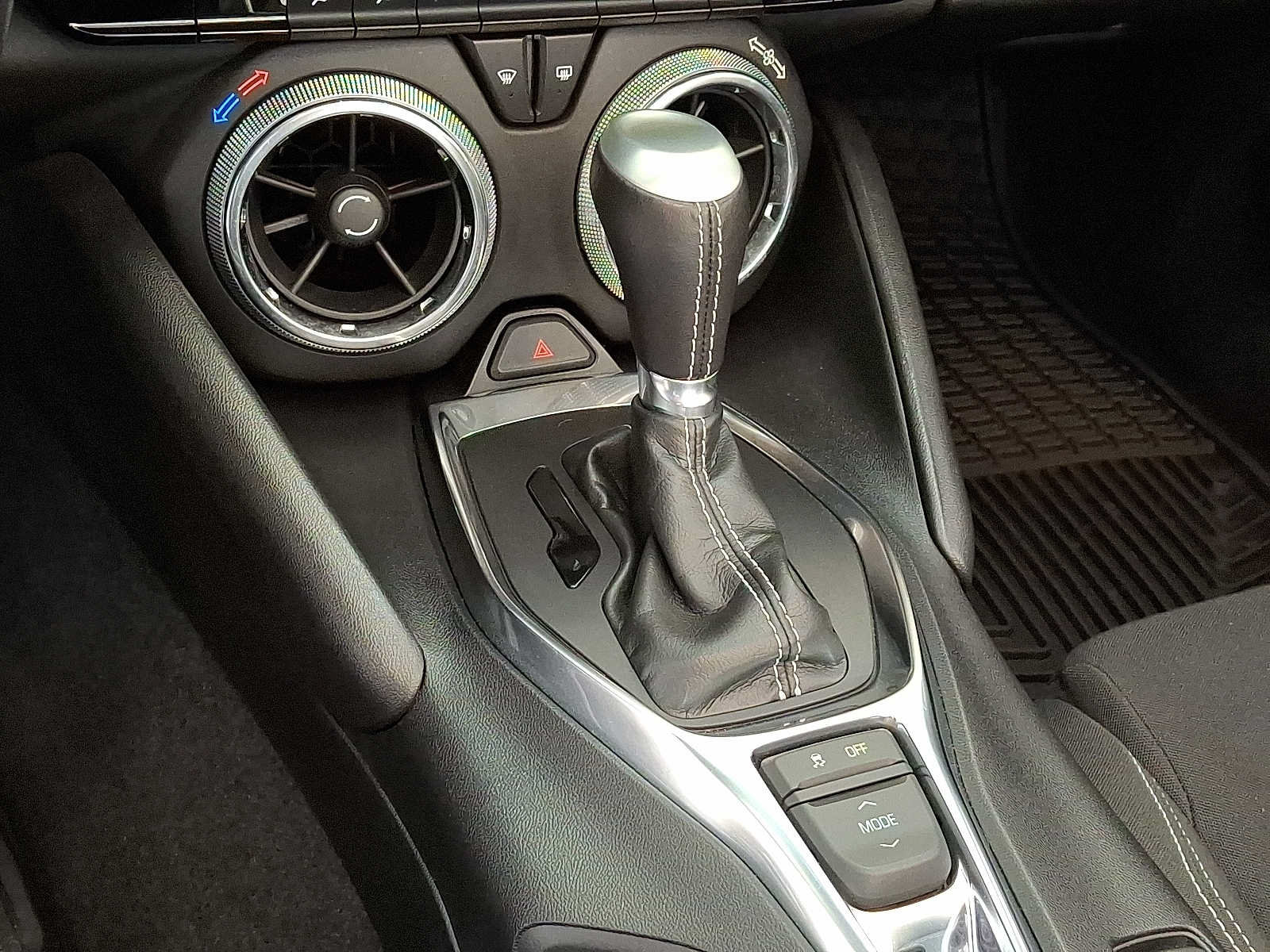 Used 2020 Chevrolet Camaro LT RWD image 14