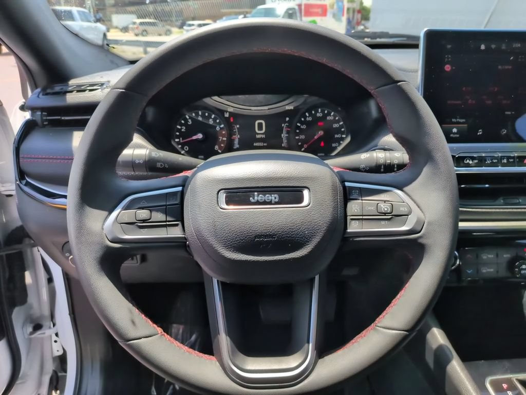 Used 2025 Jeep Compass Trailhawk AWD/4WD image 26