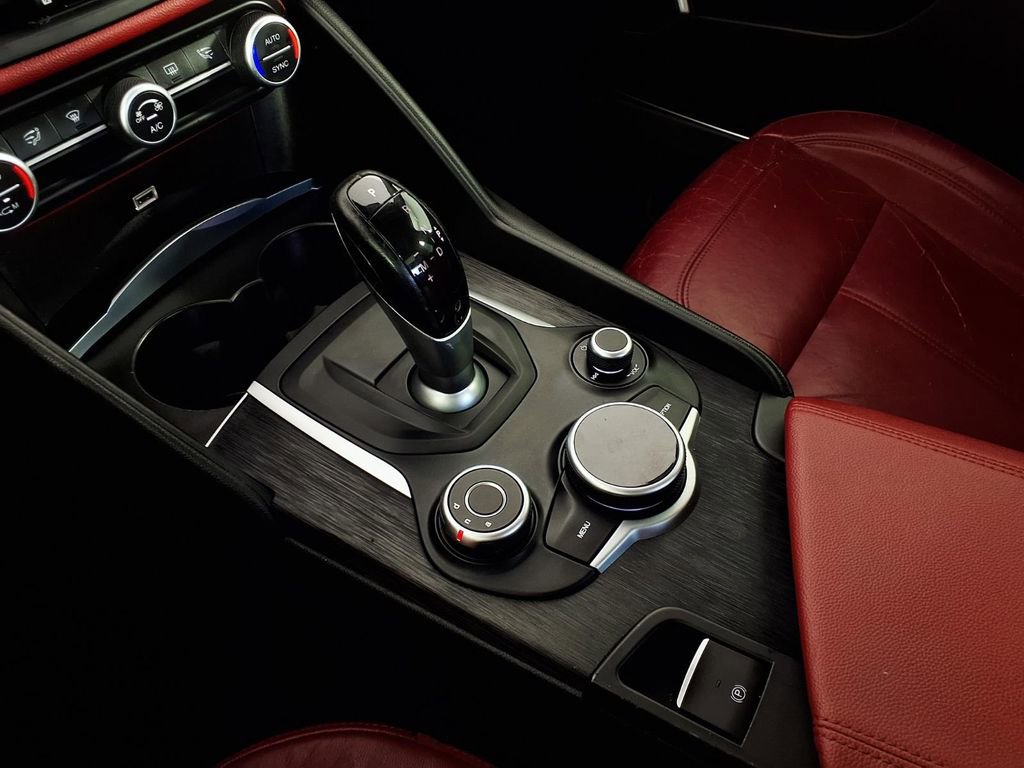 Used 2019 Alfa Romeo Giulia RWD image 22