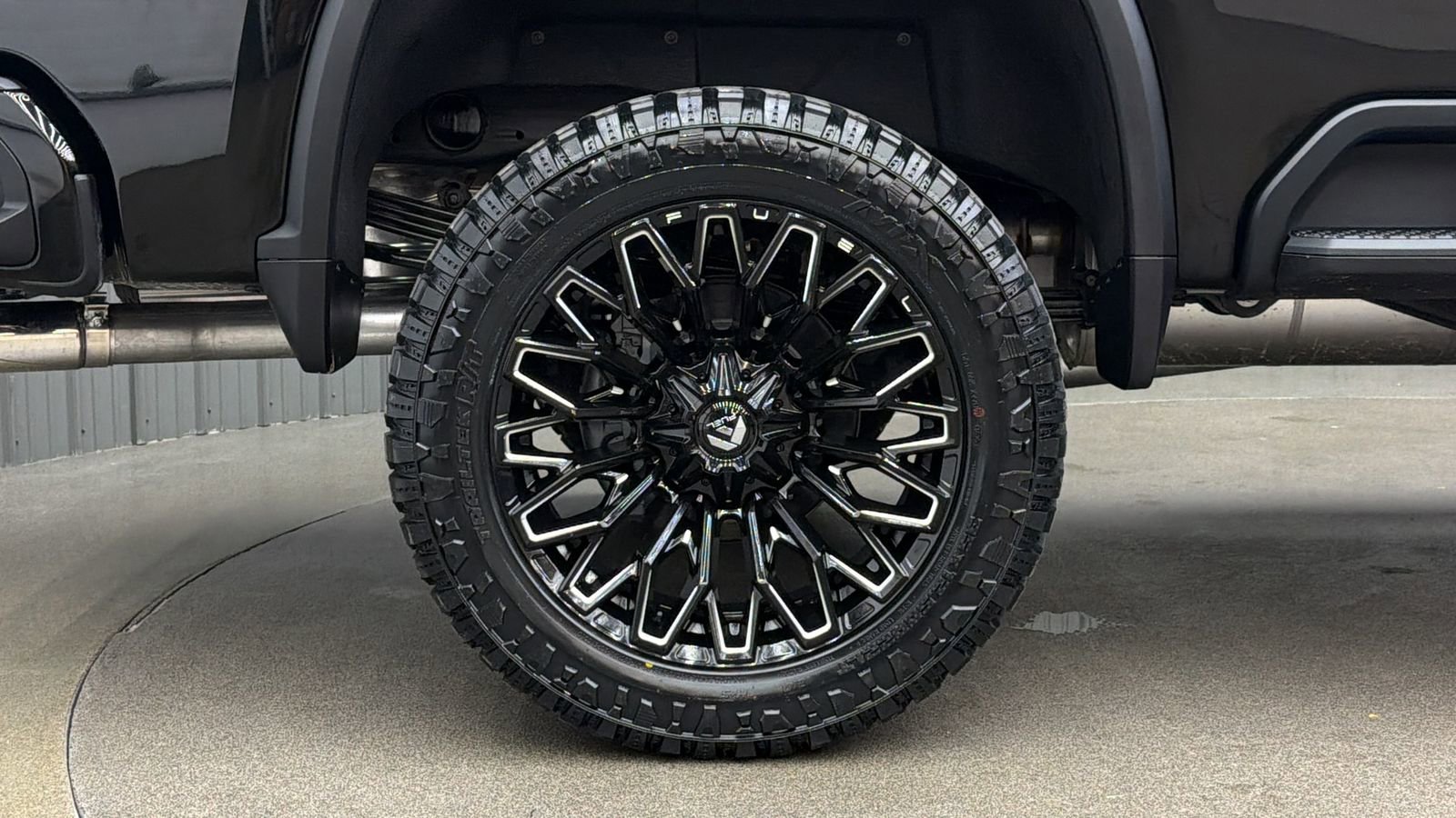 Used 2025 Chevrolet Silverado 2500 High Country w/ Technology Package image 11