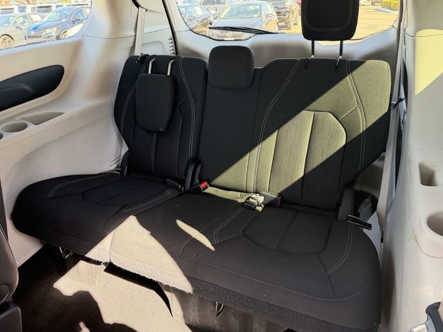 Used 2023 Chrysler Voyager LX FWD image 23