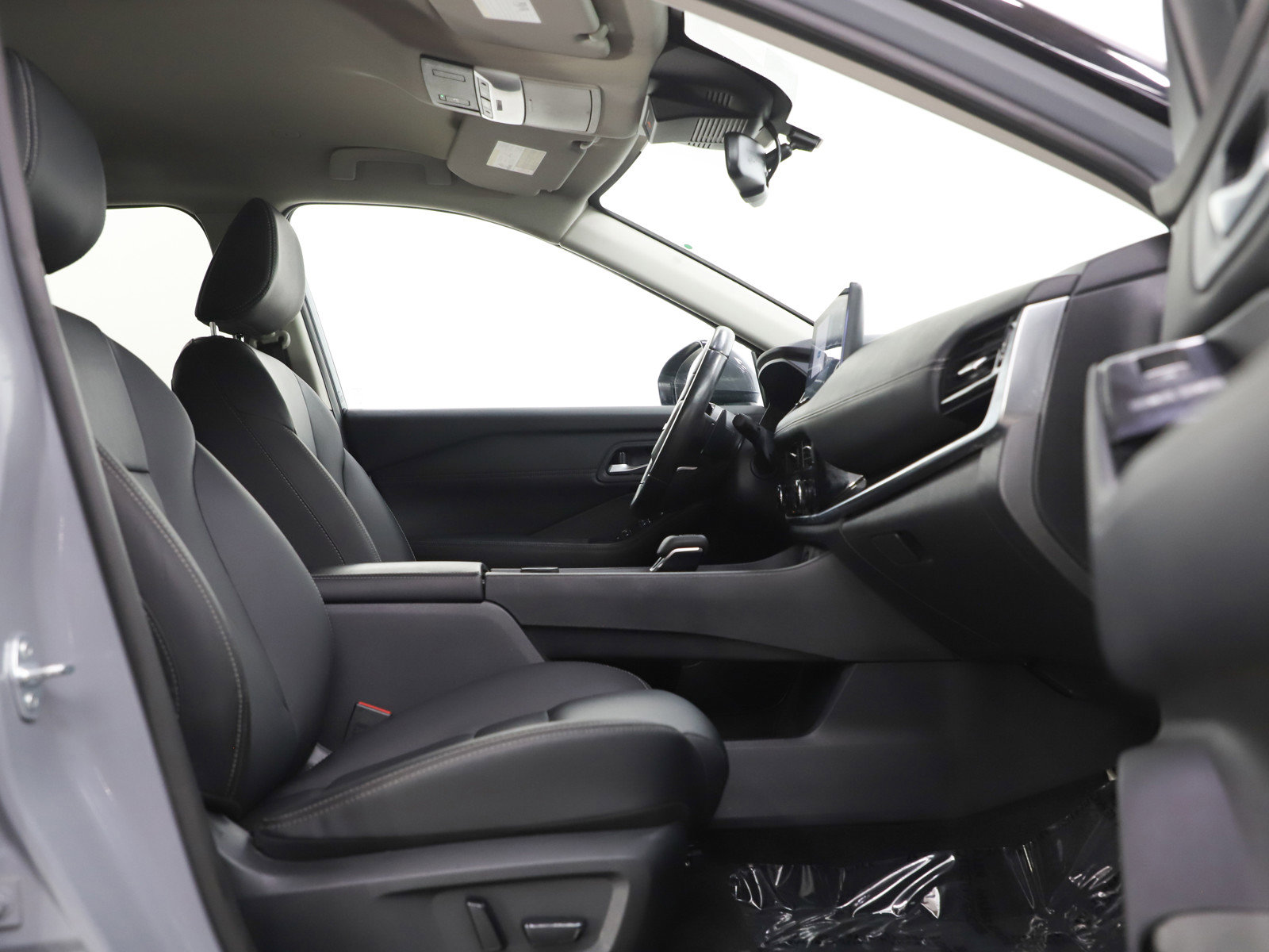 Used 2024 Nissan Rogue SL image 11