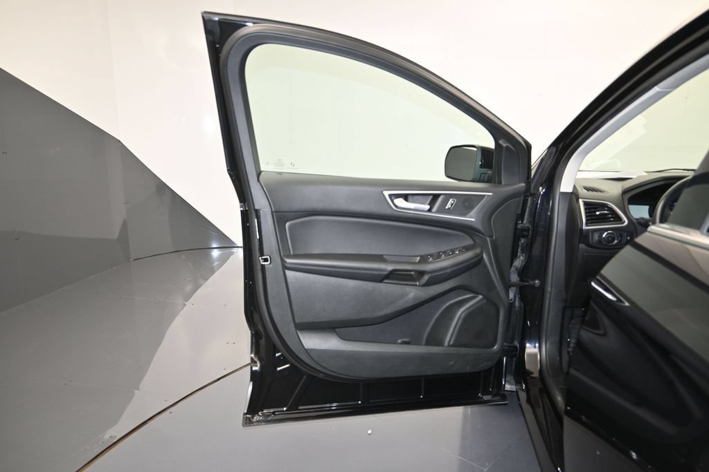 Used 2024 Ford Edge SEL AWD/4WD image 10