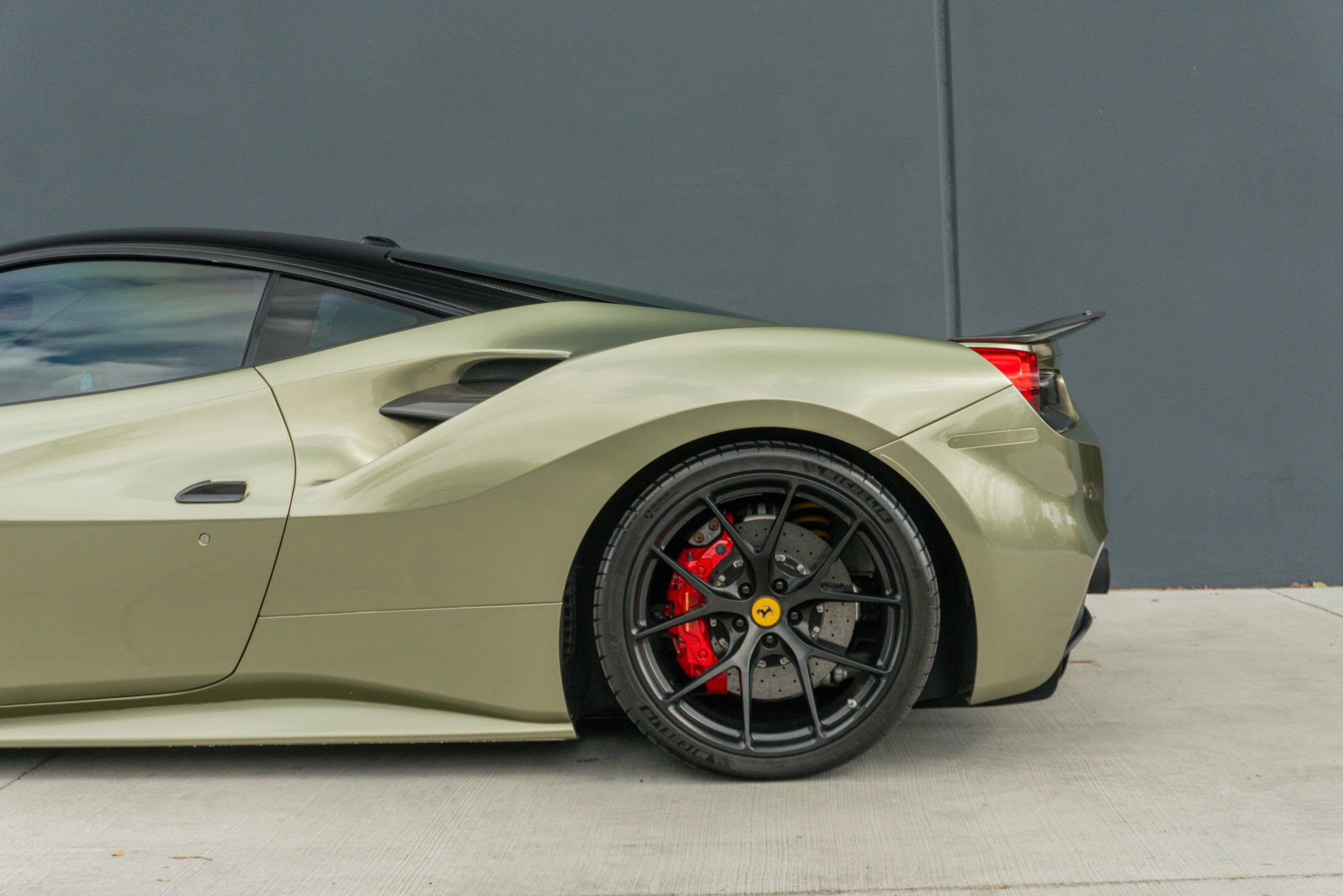 Used 2018 Ferrari 488 GTB image 18
