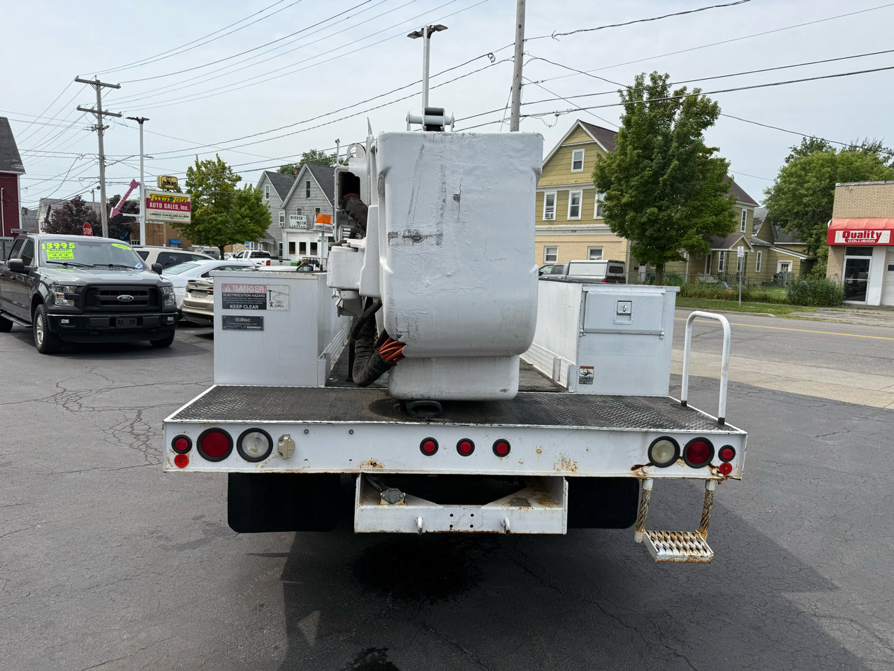 Used 2003 Ford F550 2WD Regular Cab Super Duty image 4