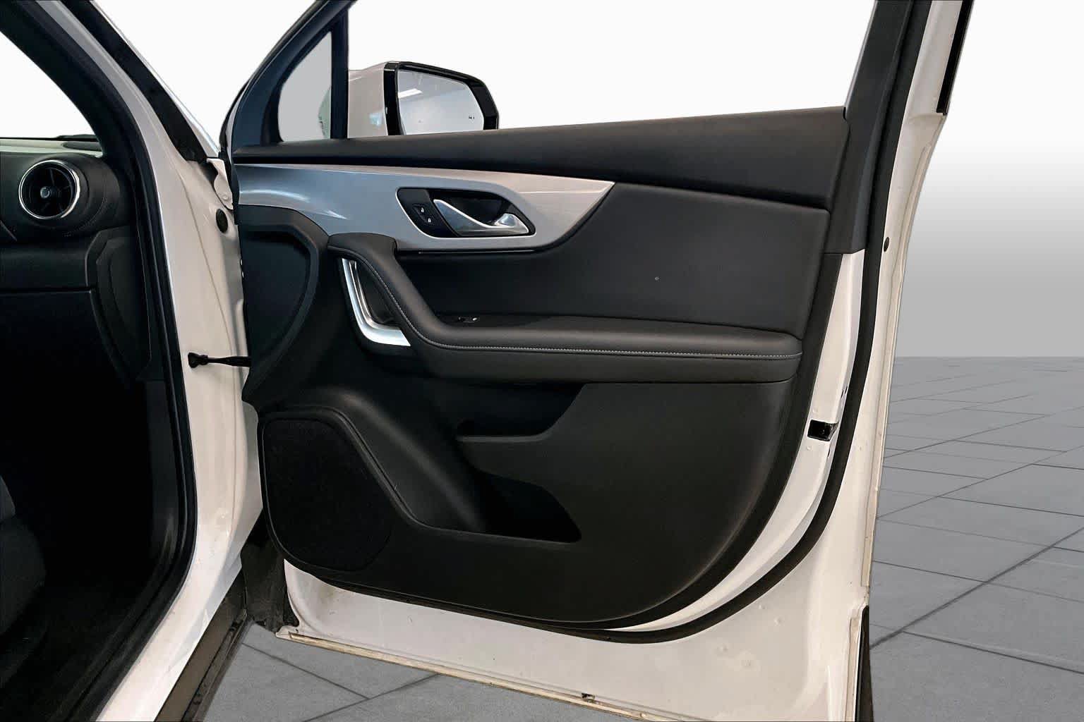 Used 2022 Chevrolet Blazer LT FWD image 20