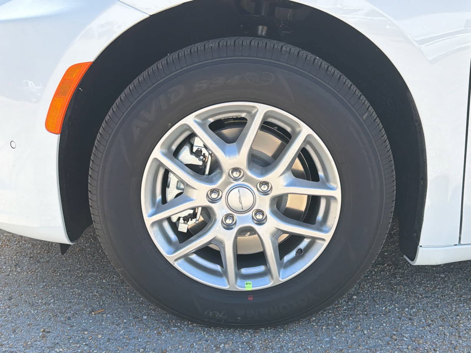 New 2027 Chrysler Pacifica Select FWD image 10
