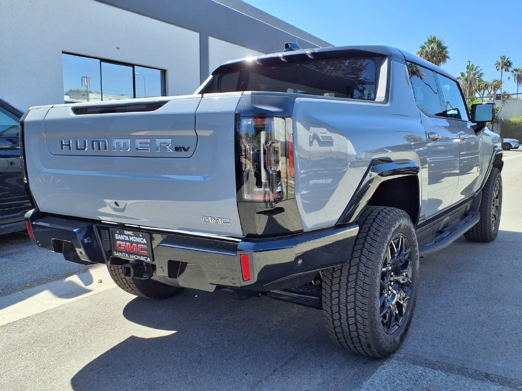 New 2026 GMC Hummer EV 4x4 Crew Cab image 8