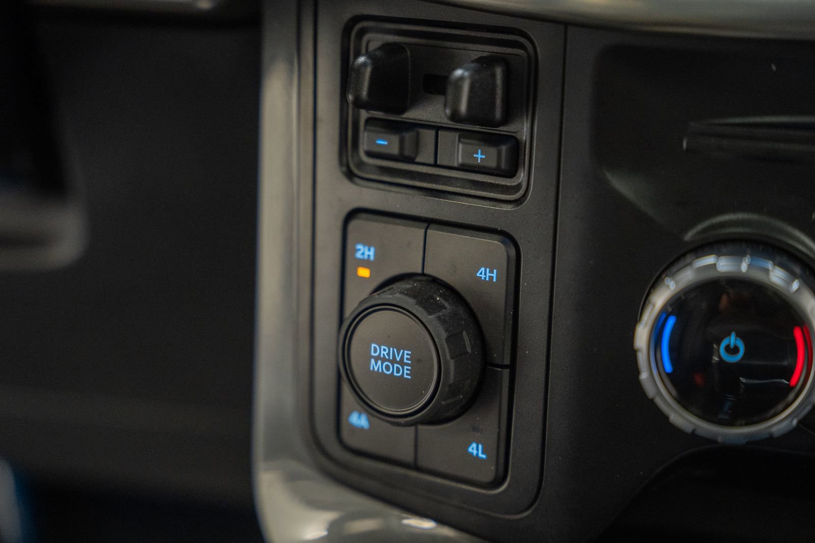 Certified 2023 Ford F150 Lariat w/ Equipment Group 502A High image 31