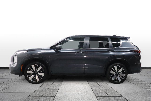 Used 2025 Mitsubishi Outlander SE FWD image 4