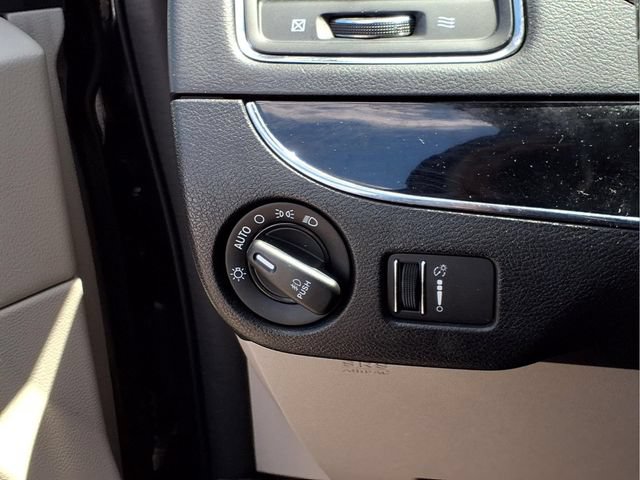 Used 2020 Dodge Grand Caravan SXT FWD image 14