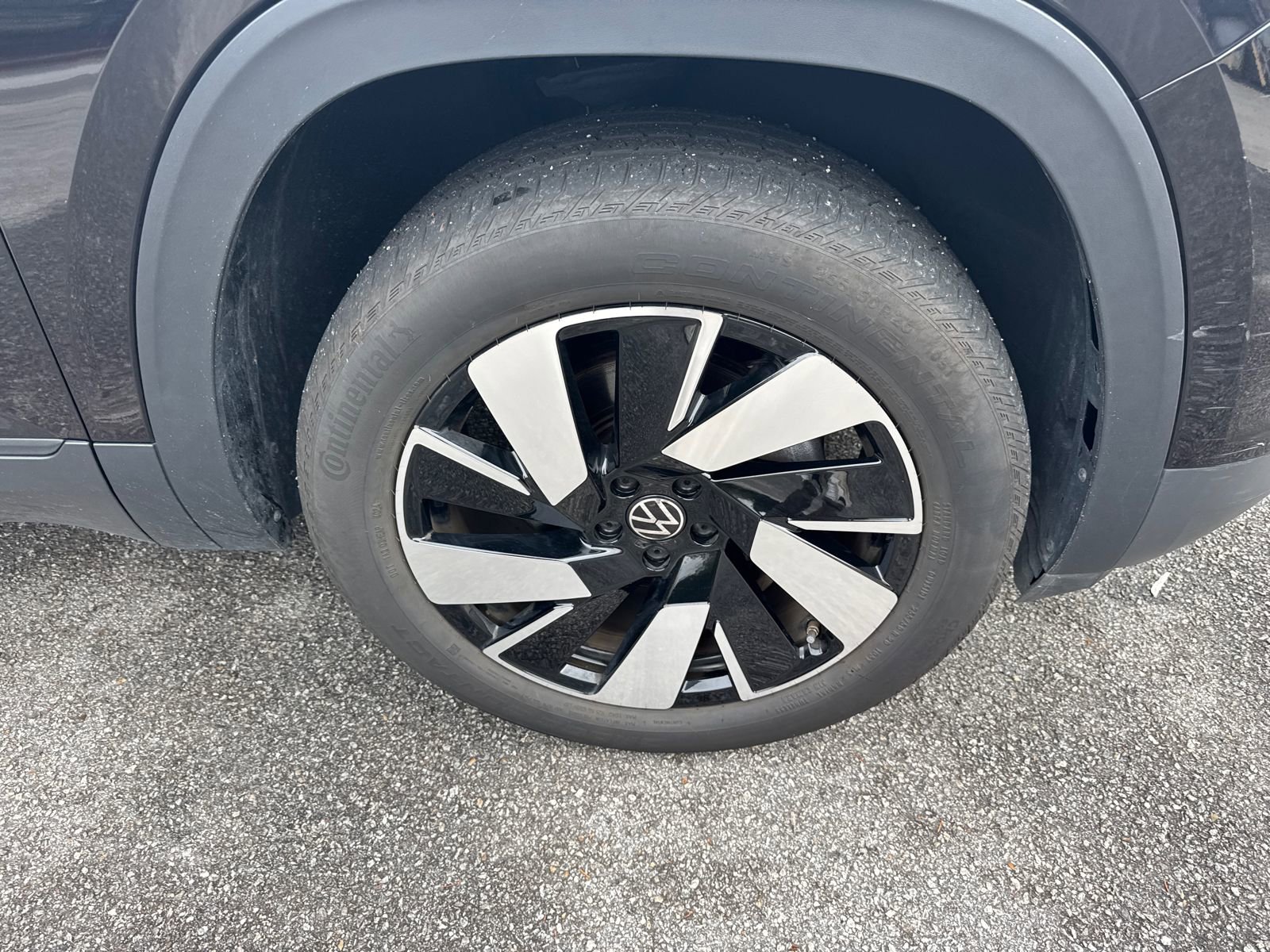 Used 2025 Volkswagen Atlas Cross Sport SE image 12