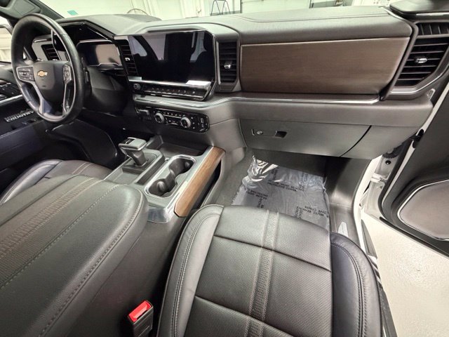 Certified 2024 Chevrolet Silverado 1500 High Country w/ Technology Package AWD/4WD image 28