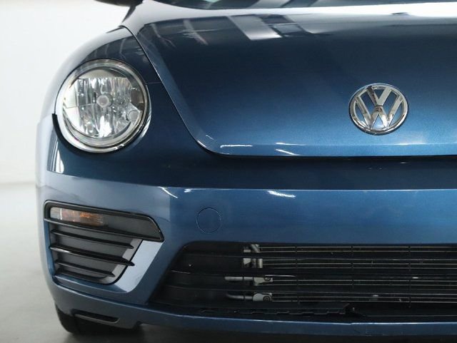 Used 2018 Volkswagen Beetle 2.0T S FWD image 6