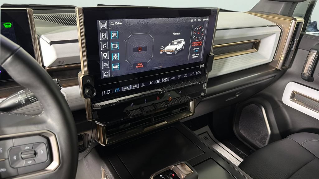 Certified 2025 GMC Hummer EV 3X AWD/4WD image 22