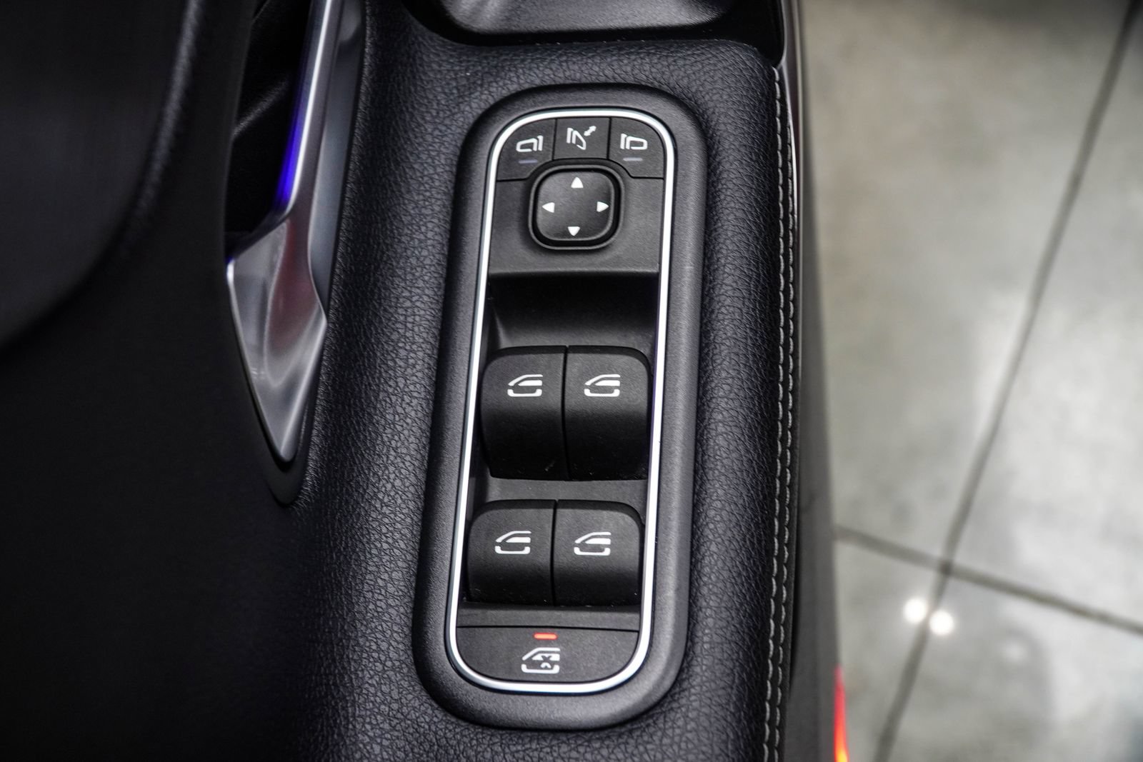 Used 2025 Mercedes-Benz CLA 250 image 36