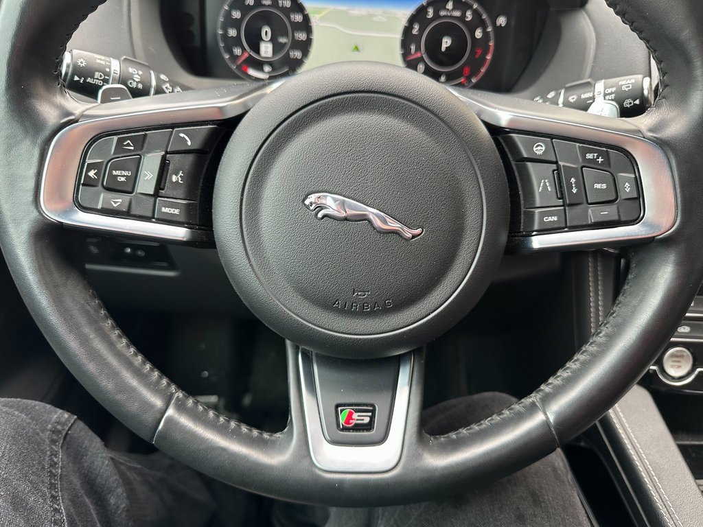 Used 2020 Jaguar F-PACE S image 3