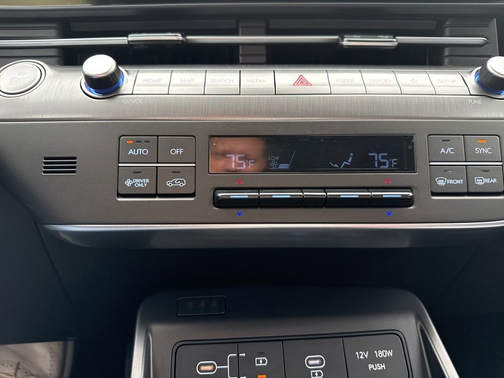 Certified 2024 Hyundai Kona SE image 14