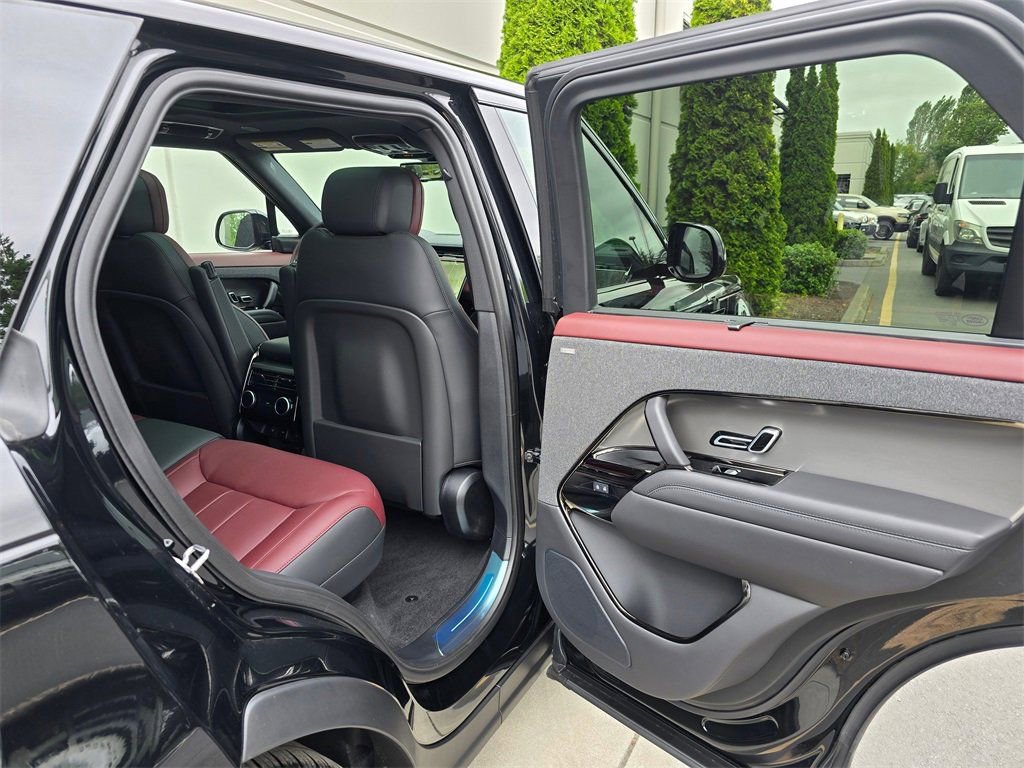 New 2025 Land Rover Range Rover Sport Dynamic SE image 12