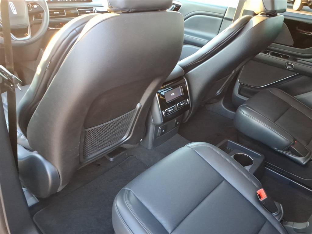 Used 2025 Lincoln Aviator AWD w/ Equipment Group 101A image 9