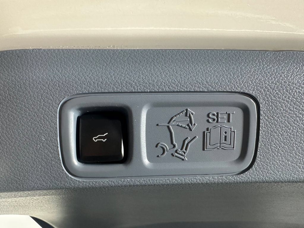 Used 2023 Lincoln Navigator Black Label AWD/4WD image 9