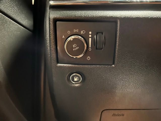 Used 2022 Jeep Grand Cherokee Limited image 37