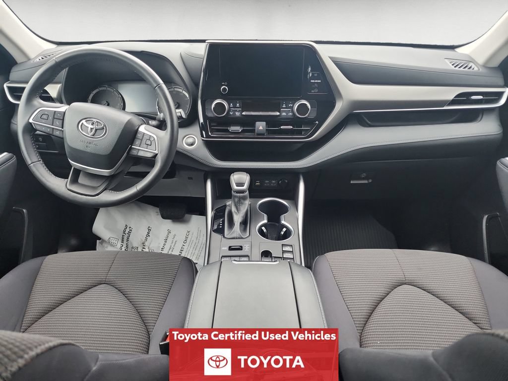Certified 2024 Toyota Highlander LE AWD/4WD image 12