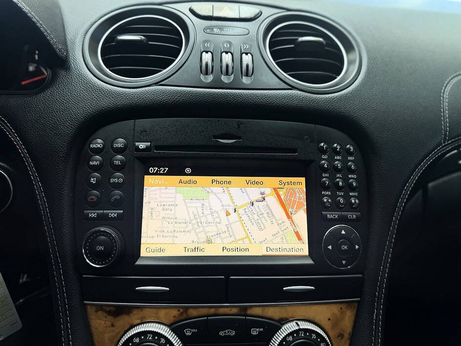 Used 2011 Mercedes-Benz SL 550 image 11