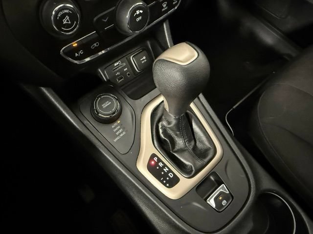 Used 2016 Jeep Cherokee 75th Anniversary AWD/4WD image 26