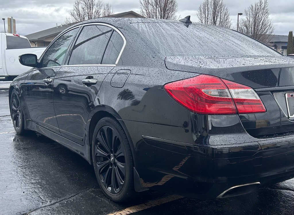 Used 2014 Hyundai Genesis 5.0 R-Spec RWD image 5