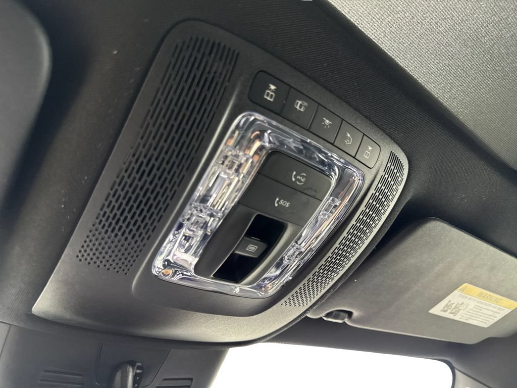 Used 2025 Mercedes-Benz GLB 250 w/ Exclusive Package image 71