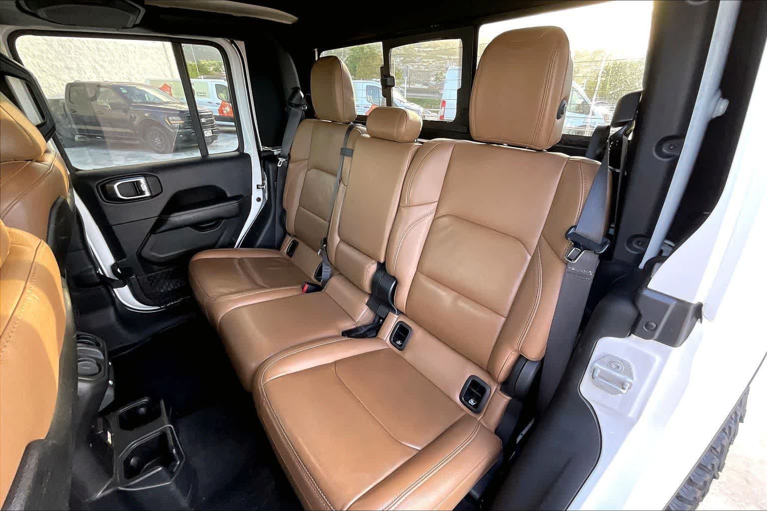 Used 2020 Jeep Gladiator Rubicon AWD/4WD image 29