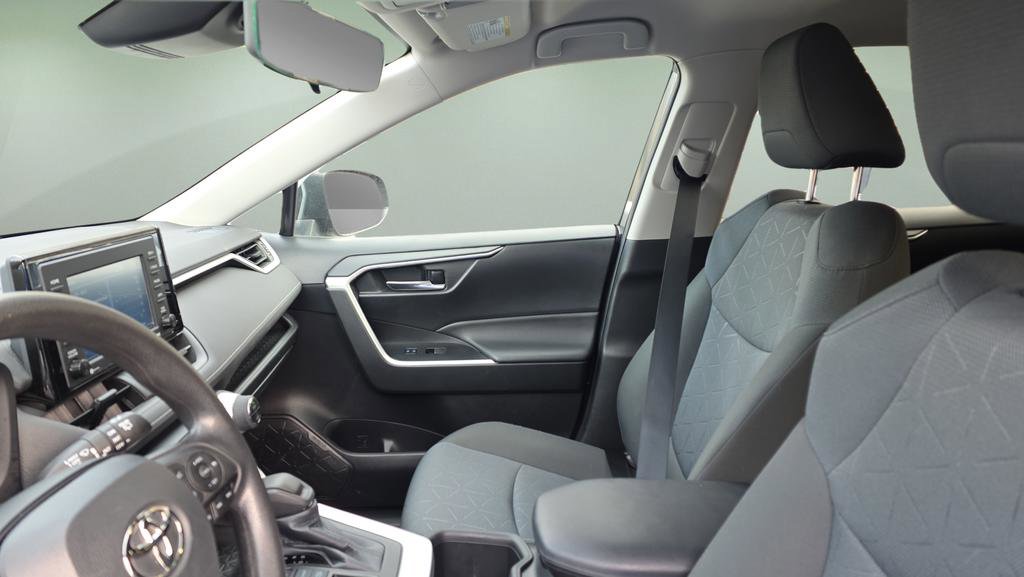 Used 2022 Toyota RAV4 XLE image 11