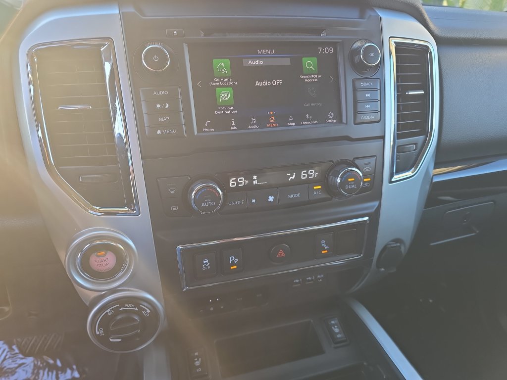 Used 2019 Nissan Titan SV w/ SV Convenience Package AWD/4WD image 12