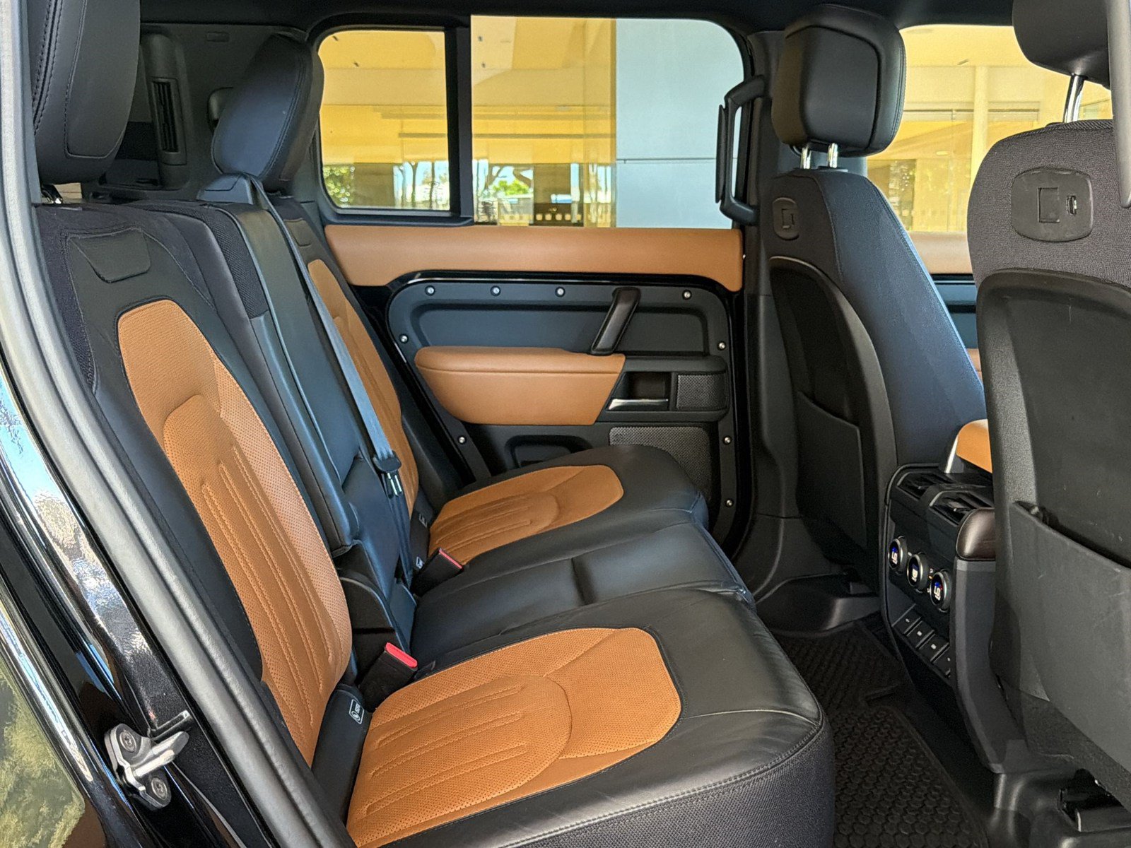 Used 2020 Land Rover Defender 110 X AWD/4WD image 31