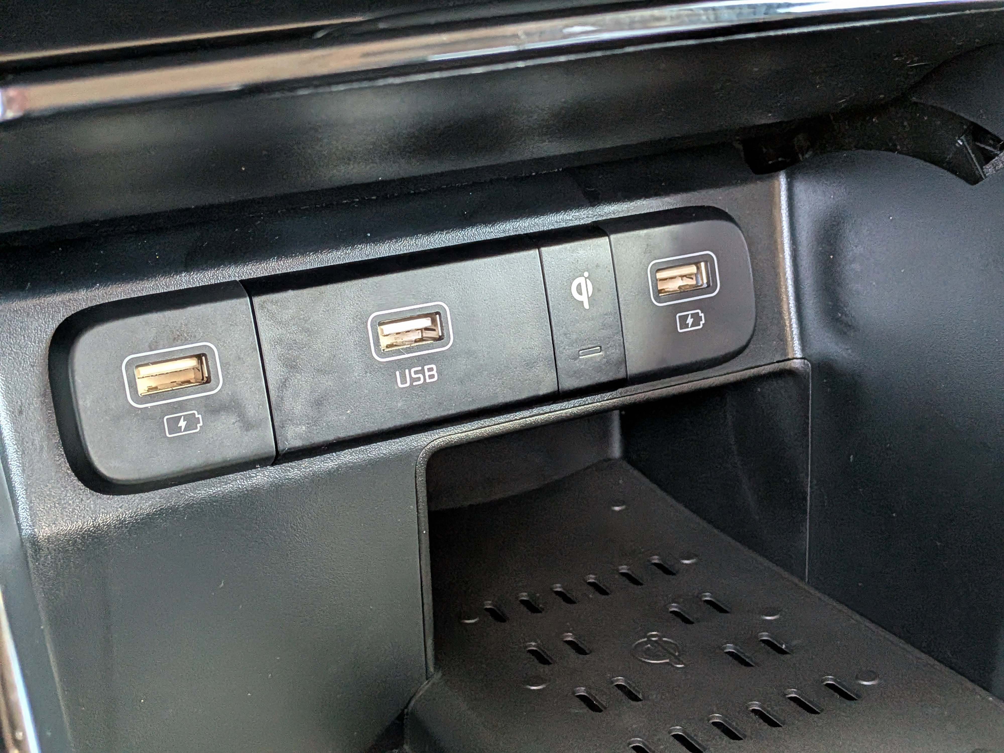 Used 2023 Kia Sorento SX image 32