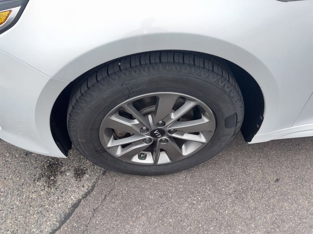 Used 2017 Kia Optima LX FWD image 9