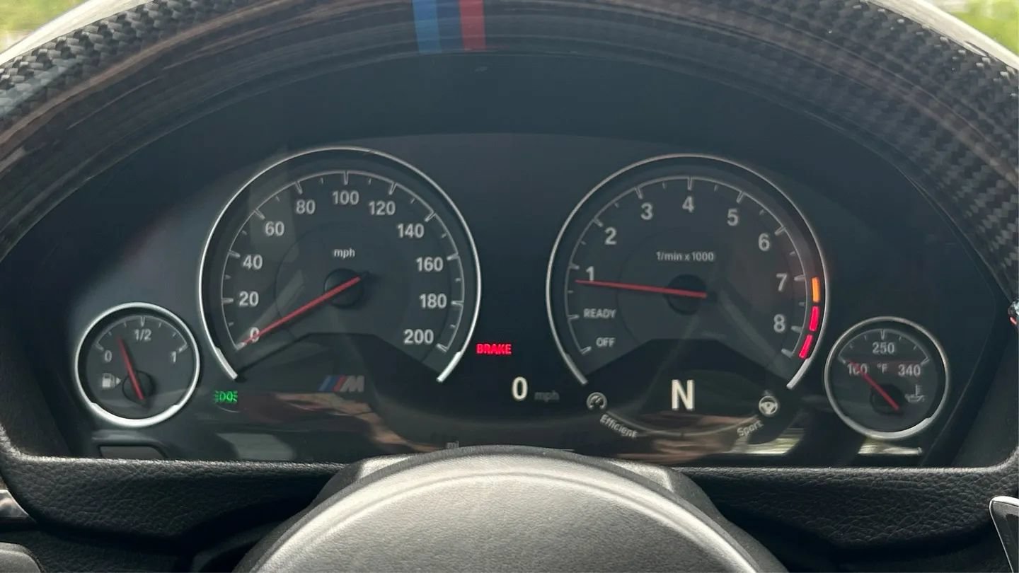 Used 2016 BMW M4 Convertible RWD image 11