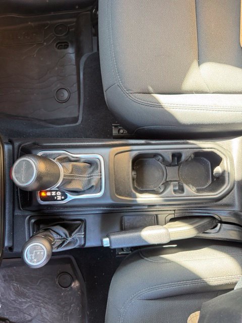 Used 2020 Jeep Gladiator Overland AWD/4WD image 15